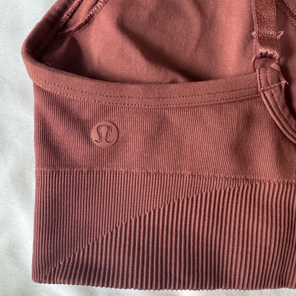 Lululemon sports bra - Picture 3 of 5